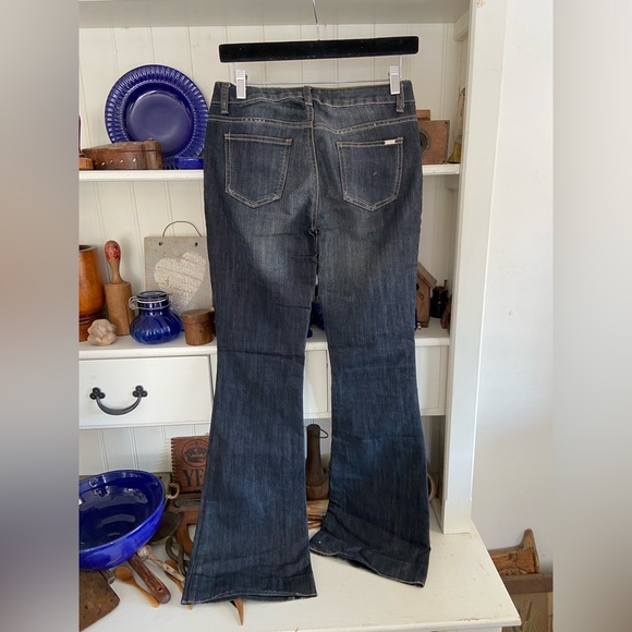 Guess - Picture 2 of 5